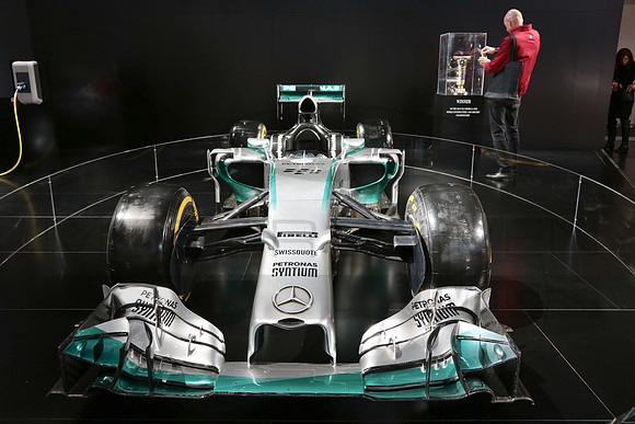 Mercedes-AMG Petronas W05-Hybrid