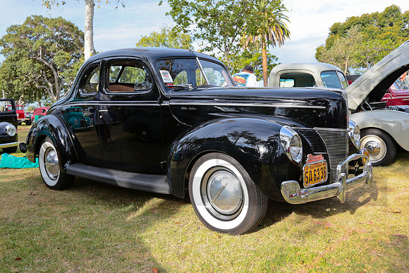 1940 Ford DeLuxe 2-door Coupe
